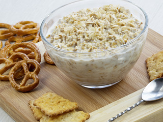 oatmeal with milk and cookies