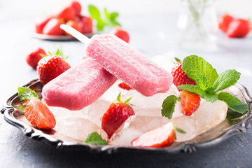 Homemade strawberry popsicles