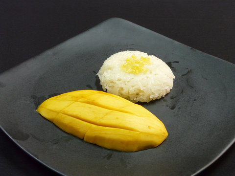 thai food dessert khao niew ma muang mango sticky rice 4