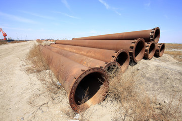 The rusty iron pipe