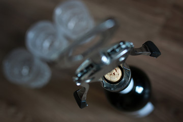 corkscrew bottle glasses