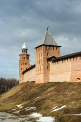 Fototapeta na wymiar Tower of the Novgorod Kremlin.