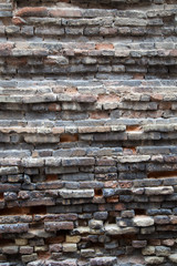 Muretto rustico di mattoni