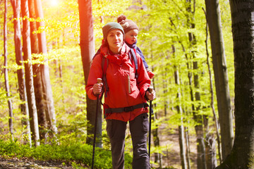 Fototapeta premium Mom and child traveling the world.