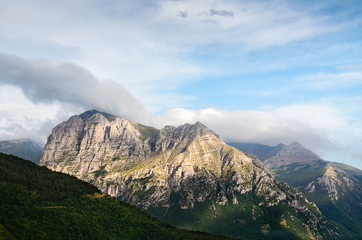 Cima della montagna dopo il temporale