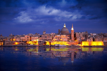 Valletta Skyline at Sunset, Malta - obrazy, fototapety, plakaty