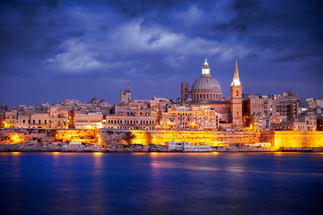 Fototapeta na wymiar Valletta Skyline at Sunset, Malta