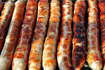 Goethestadt Weimar - leckere Thüringer Bratwürste auf dem Holzkohlegrill 