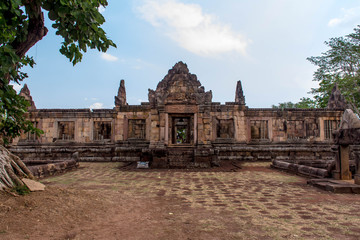 Obraz premium Khmer archaeological site of Prasat Muang Tam in Buriram Province,Thailand
