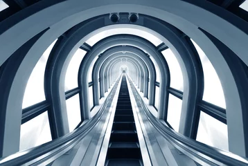 Papier Peint photo Tunnel Tunnel futuriste et escalator d& 39 acier et de métal, vue intérieure