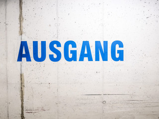 Fototapeta premium Weg zum Ausgang