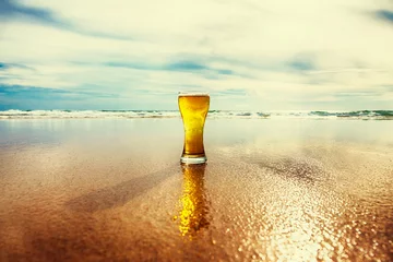 Zelfklevend Fotobehang een glas bier © merydolla