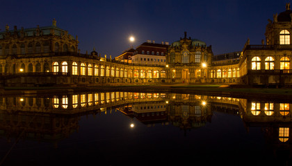 Zwinger Panorama in Dresden, bei Nacht