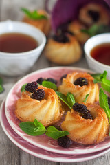 Cakes with mulberry