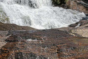 Détails des chutes Voltaire de l'ouest Guyane française