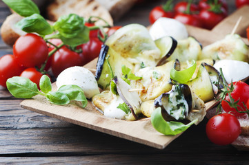 Eggplant rolls with cottage cheese