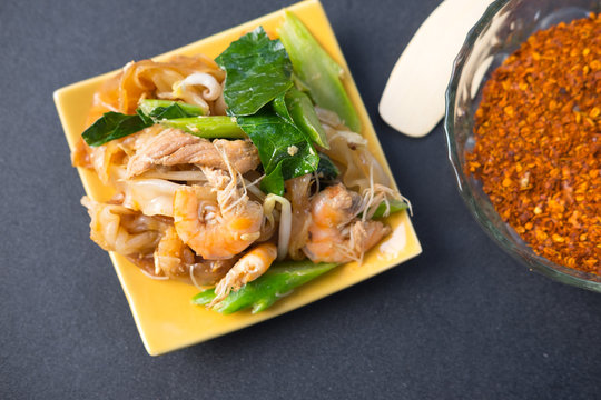 decadent thai chicken and shrimp stir fry pad see ew style