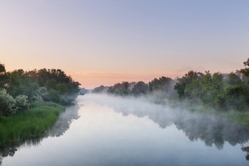 Fototapeta na wymiar Fog on the river