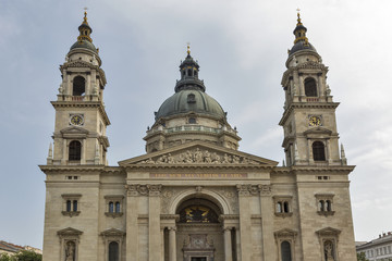 Fototapeta na wymiar Budapest Basilica of Saint Stephen on a cloudy day, Hungary