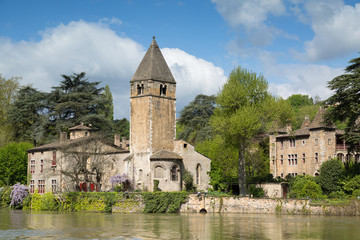 Spring in the 9th arrondissement of Lyon:  the green island Ile Barbe in the Saone.