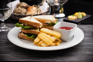 Sandwich with fried eggs