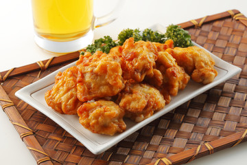 鶏の唐揚げとビール　Fried chicken and beer