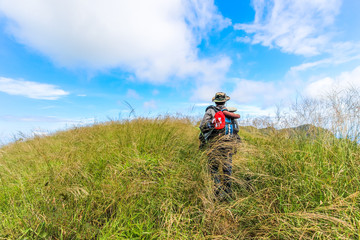Obraz premium Hiking man. travel sport and adventure lifestyle concept