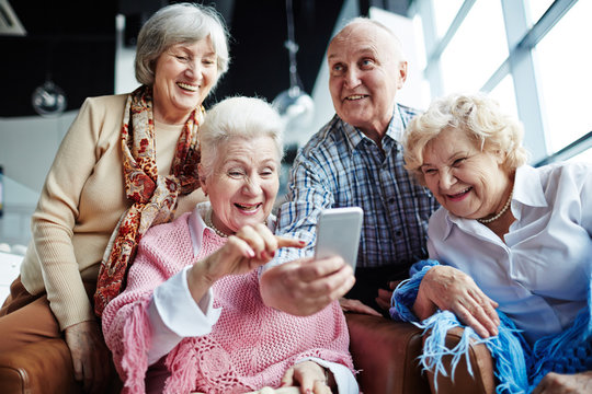 Seniors with smartphone
