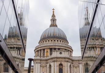 Fototapeta premium Unusual view of St Paul's Cathedral London