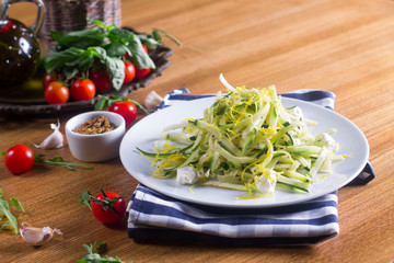 Салат с кабачком и сыром 