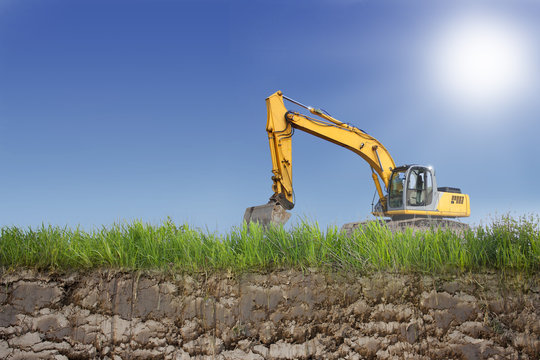 Bagger baggert an einer Baustelle