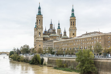 Fototapeta na wymiar Basilica of Our Lady of Pillar in Zaragoza, Spain.