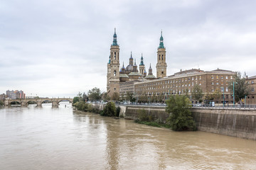 Fototapeta premium Basilica of Our Lady of Pillar in Zaragoza, Spain.