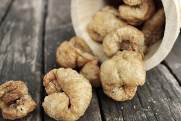 Fried pork skin