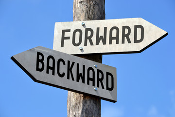Forward and backward signpost