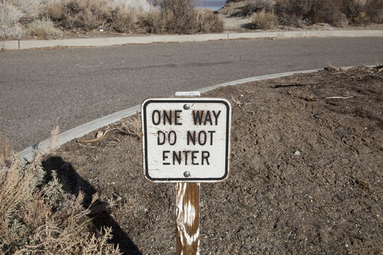 Do Not Enter One Way Sign