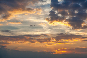 Fototapeta premium jasne niebo zachód słońca w tle