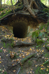 geheimnisvoller Tunneleingang