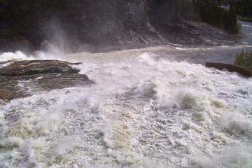 Norwegen, Wasserfall, Sicht von oben