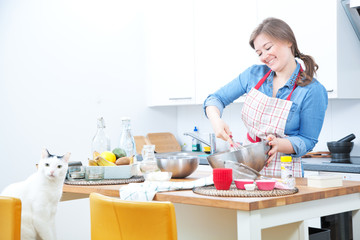 Obraz na płótnie Canvas Frau in der Küche 