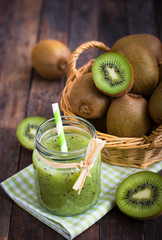 Green smoothie - kiwi smoothie
