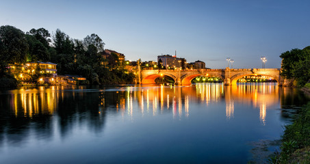 Fototapeta na wymiar Turin (Torino) river Po and Bridge Umberto I at blue hour