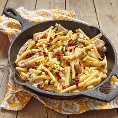 Penne pasta with chicken and cream sauce