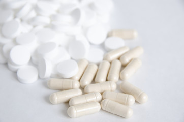 Fototapeta na wymiar Pills and tablets on issolated background