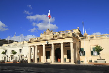 Fototapeta na wymiar Palace on Saint George Square, Malta