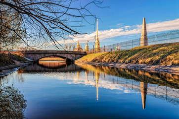 Кронверкский проток,Восточный Артиллерийский мост,обелиск на месте казни декабристов и Петропавловский собор.