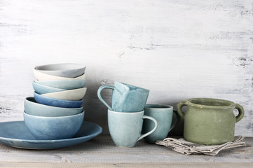 Ceramic dishware set