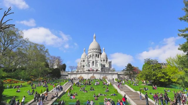 Sacred Heart Sacre Coeur Church in Montmartre-Time Lapse