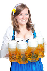 Fr&ouml;hliche Frau mit Bierkrug und Bayerischen Spezialit&auml;ten (Oktoberfest)