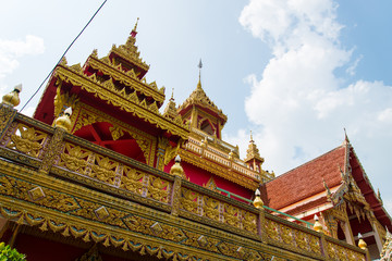 Fototapeta premium Temple in Thailand, Wat Prathat Ruang Rong, Thailand.